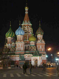 Moscow's Red Square at night is a sight to behold. St. Basil's Cathedral.(photo: FTO/Sabine Walther)