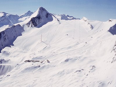 Kaprun's glacier skiing area (photo courtesy Gletscherbahnen Kaprun AG)