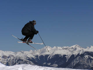 Amazing Canadian Rockies vistas await skiers and snowboarders visiting Kicking Horse. (skier: Greg Prior; photo: FTO/Jay Silveira/J&E Productions)