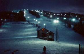 Night falls upon Le Relais (photo: FTO/Marc Guido)