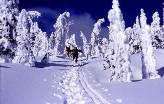 Hiking O.B. for the goods at Whitewater. (photo: Bryan Ralph)