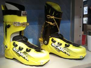 The Scarpa Alien, left, and Alien 1.0 (photo: FTO/Marc Guido) The Scarpa Alien, left, and Alien 1.0 (photo: FTO/Marc Guido)