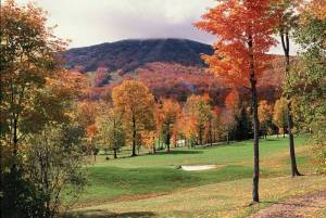 Colorful fall foliage on Stratton Mountain in Vermont. (photo: Hubert Schriebl)