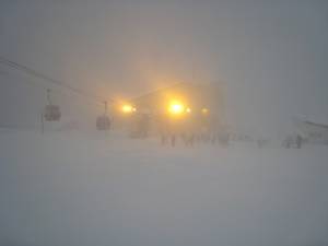 Visitors to Niseko in January should prepare for snowy and foggy conditions. (photo: FTO/Tony Crocker)