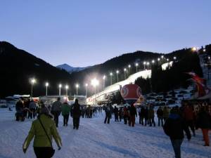 Fans arrive in Flachau for a World Cup women's night slalom last January. (photo: Doug Haney/USST) Fans arrive in Flachau for a World Cup women's night slalom last January. (photo: Doug Haney/USST)