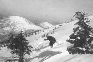 Amos Winter skis the snowfields of Sugarloaf circa 1952 (photo: Sugarloaf Mountain Ski Club/Ski Museum of Maine) Amos Winter skis the snowfields of Sugarloaf circa 1952 (photo: Sugarloaf Mountain Ski Club/Ski Museum of Maine)
