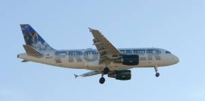 A Frontier Airlines Airbus 319 (photo: P. Alejandro Diaz) A Frontier Airlines Airbus 319 (photo: P. Alejandro Diaz)