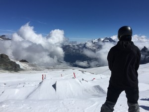 Scottish snowboarder Fin Bremner trains in Saas-Fee, Switzerland over the summer. (photo: Snowsport Scotland)