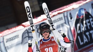 Switzerland's Lara Gut celebrates her second win in as many days on Saturday in Val d'Isere, France. (photo: FIS/Agence Zoom)