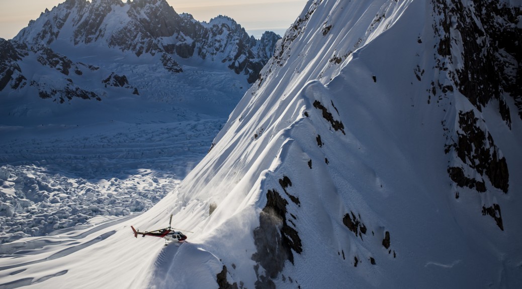 A heli sets down in the Tordrillo mountains in Alaska. (file photo: Red Bull Media House)
