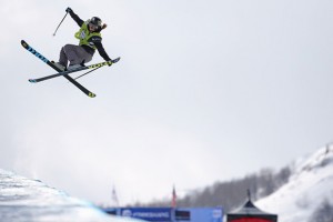 Maddie Bowman grabs the victory in the FIS Freestyle Ski Halfpipe World Cup at the 2016 Visa U.S. Freeskiing Park City Grand Prix on Friday in Park City, Utah. (photo: Getty Images-Doug Pensinger)