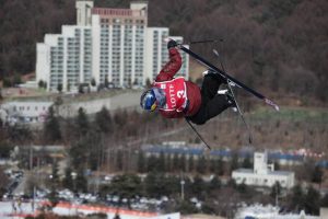 Torin Yater-Wallace skis to the win on Saturday in the 2018 Olympic Halfpipe test event at Bokwang Phoenix Park in South Korea. (photo: Getty Images-Han Myung-Gu via USSA)