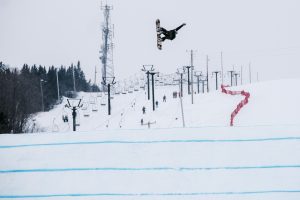 Flat light at Quebec's Stoneham Mountain Resort on Sunday hampered competitors in World Cup slopestyle. (photo: Renaud Philippe)