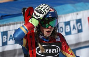 Mikaela Shiffrin reacts after Wendy Holdener of Switzerland skied off course in the second run in Squaw Valley, California. (photo: Getty Images/Ezra Shaw via USSA)