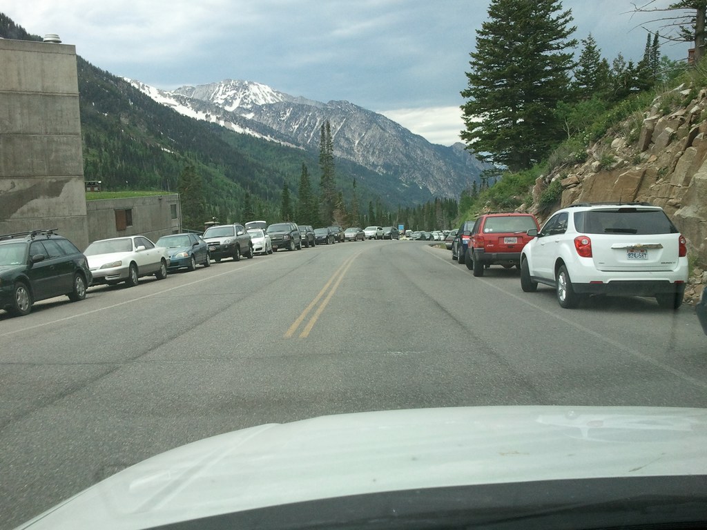 00_snowbird_lcc_parking_110704.jpg
