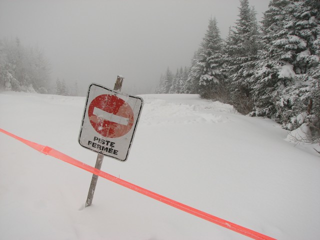 01 montsteanne pistefermee 081127.jpg