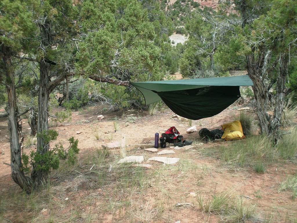 03 flaming gorge camp hammock 100626.jpg