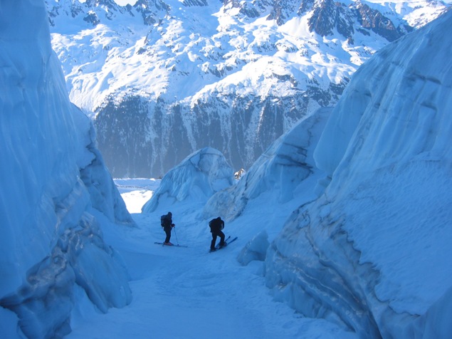 045-montets_inside_crevasse.JPG