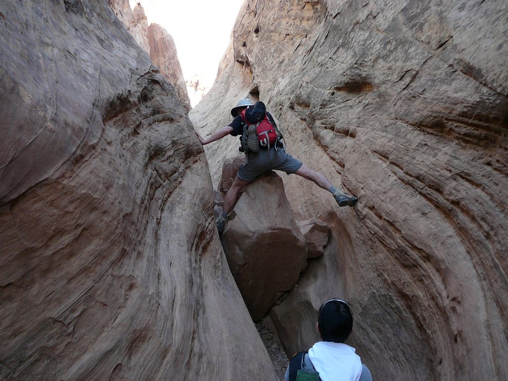 06 ding 1st chockstone 110605.jpg
