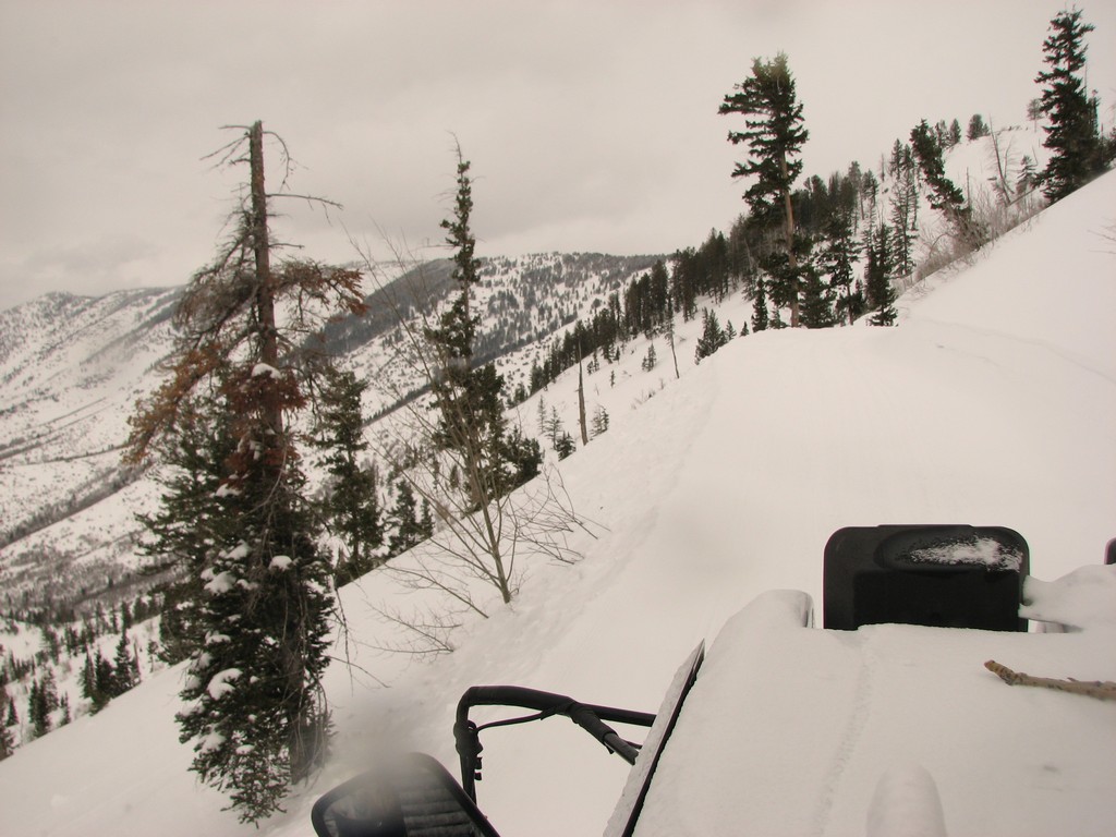 06_powdermt_snowcat_110224.jpg