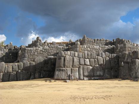 082907_sacsayhuaman.JPG