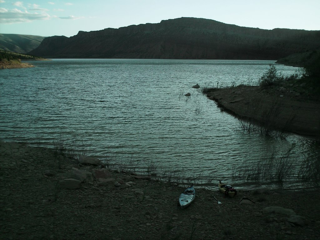 10 flaming gorge camp cove sundown 100626.jpg