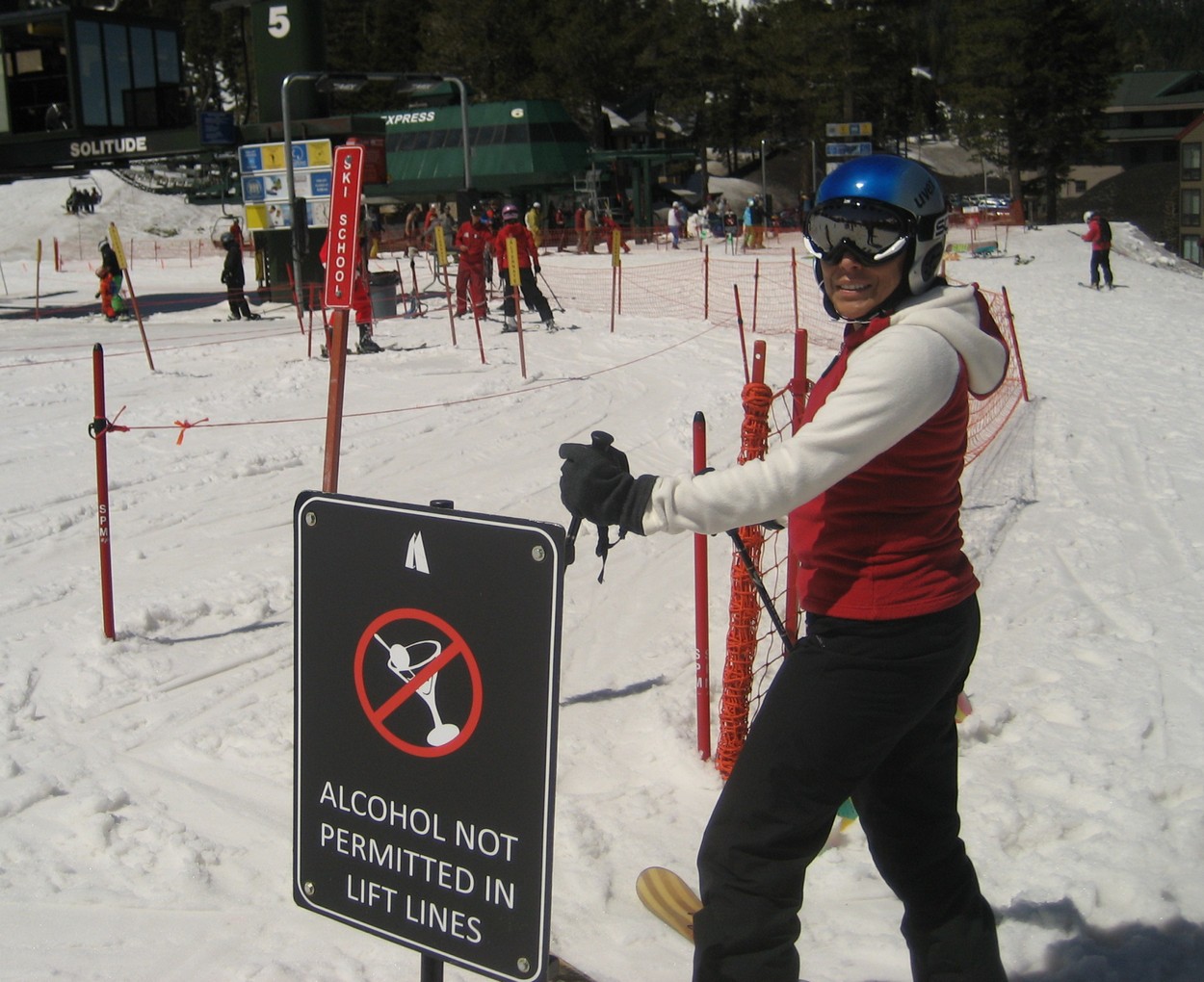 1048LuciaAlcoholSign.JPG