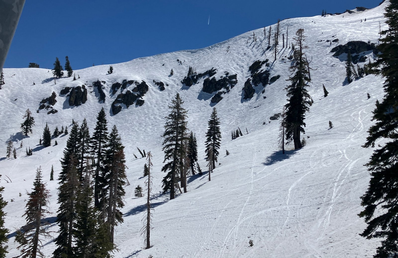 1367Cornice2Chutes.JPG