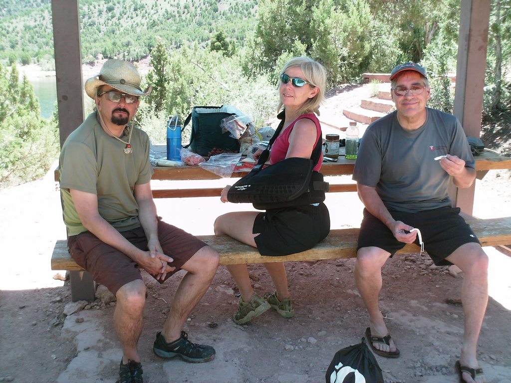 13c flaming gorge hideout campground lunch telejon pat dale100627.jpg