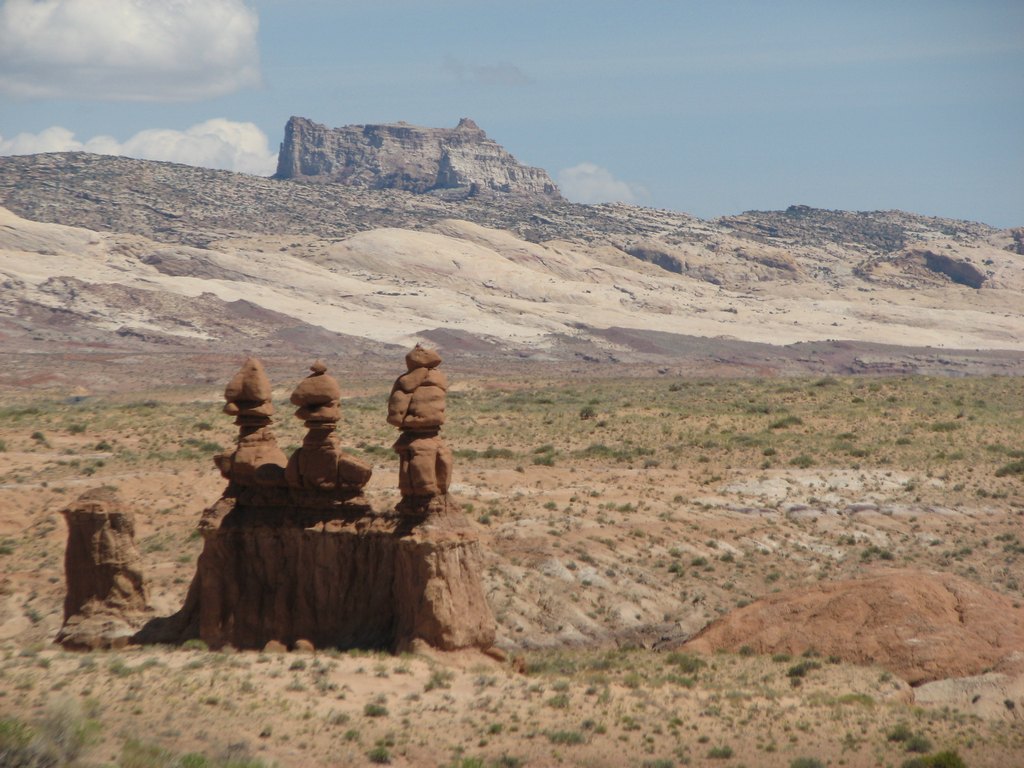 25 sanrafael three monkeys temple mt goblin valley 100516.jpg