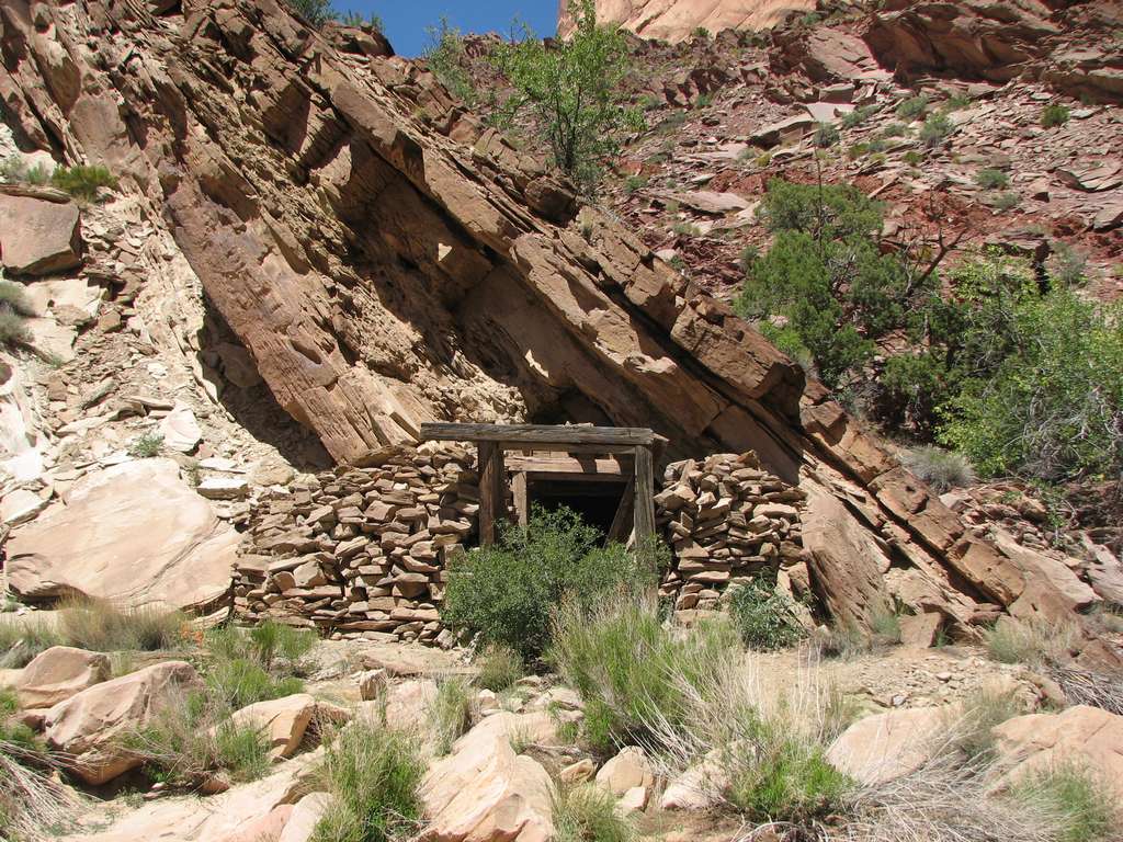 31 sanrafael uneva cyn mine 100516.jpg