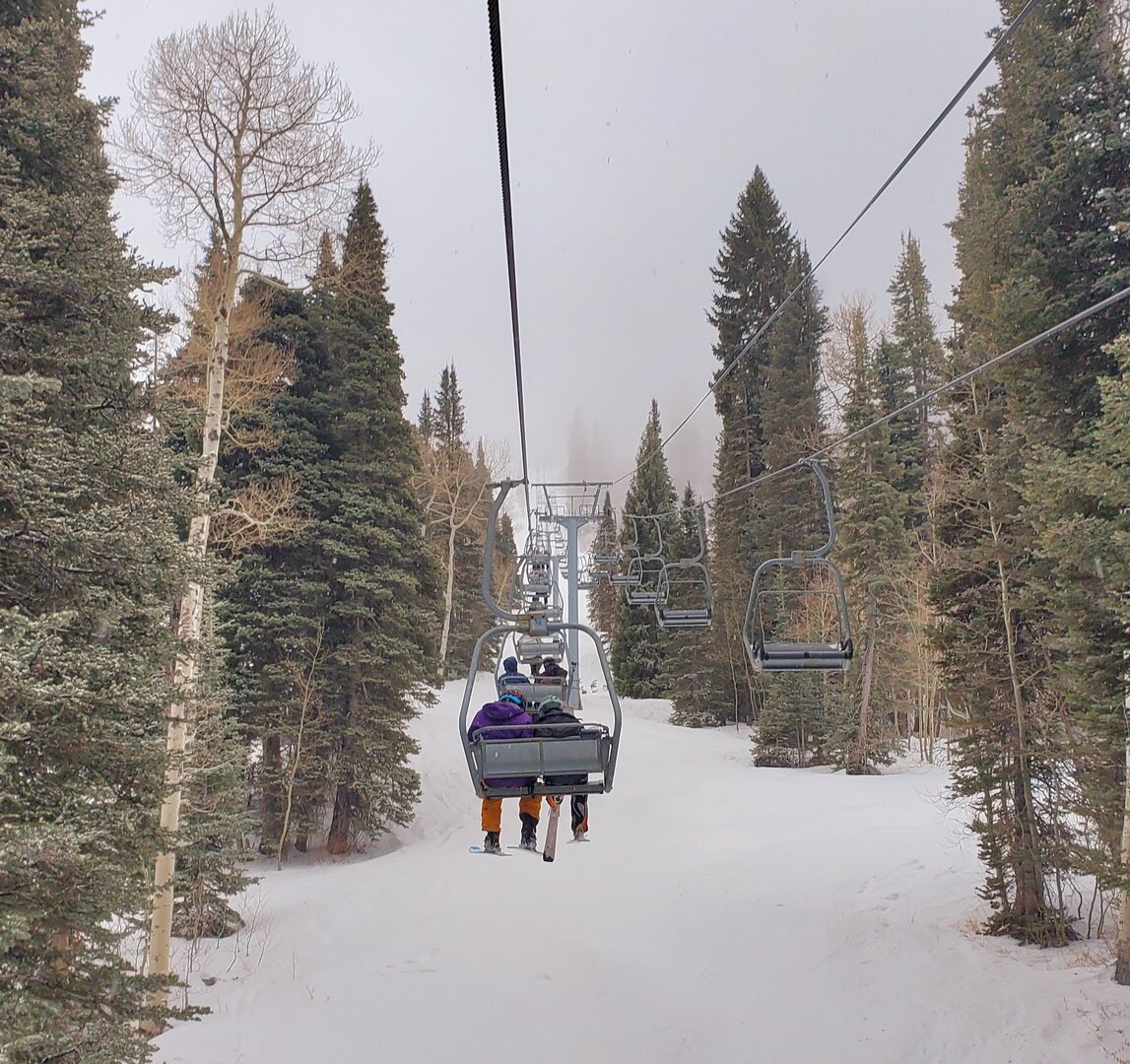 9 feb 2026 baby thunder snow clouds.jpg