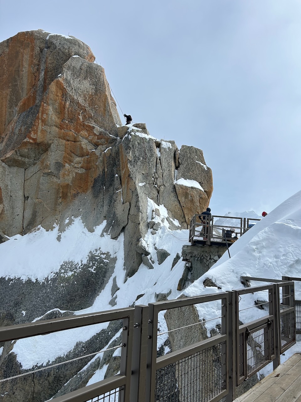 Aiguille du Midi climbers 26Apr2025 - 1.jpeg
