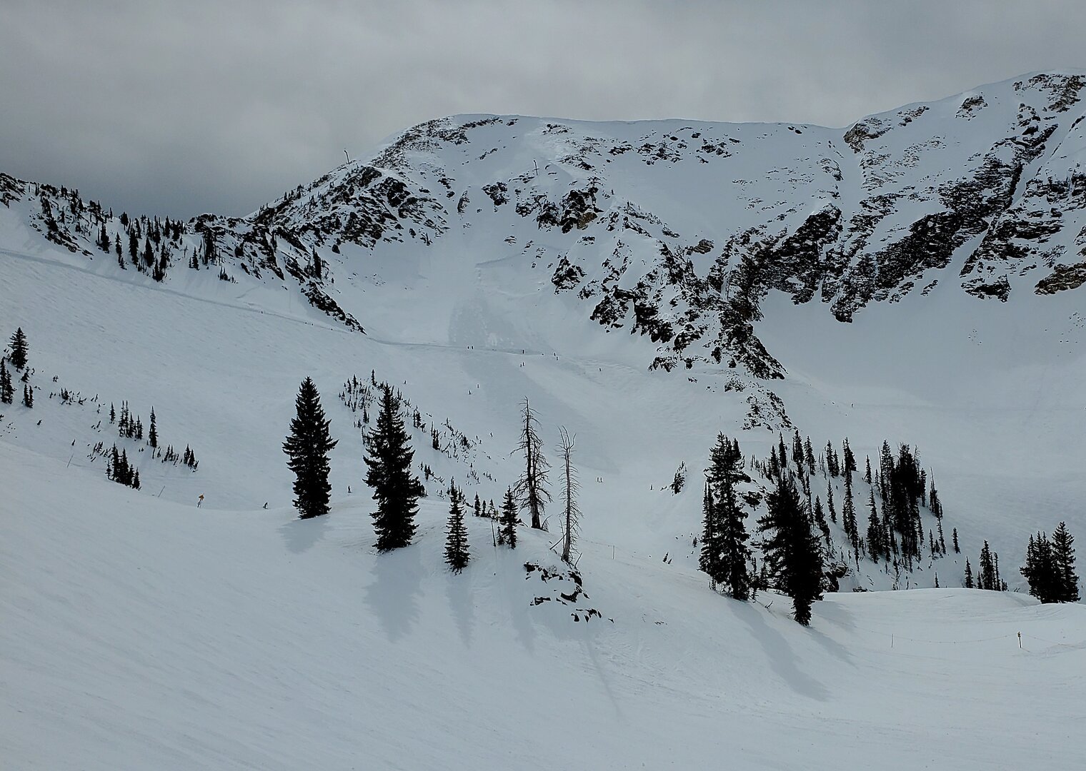 avi debris from afar 28 feb 2026.jpg