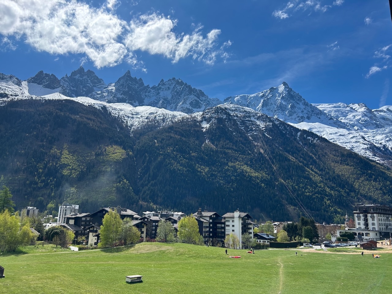 Chamonix paragliders Apr2025 - 1.jpeg