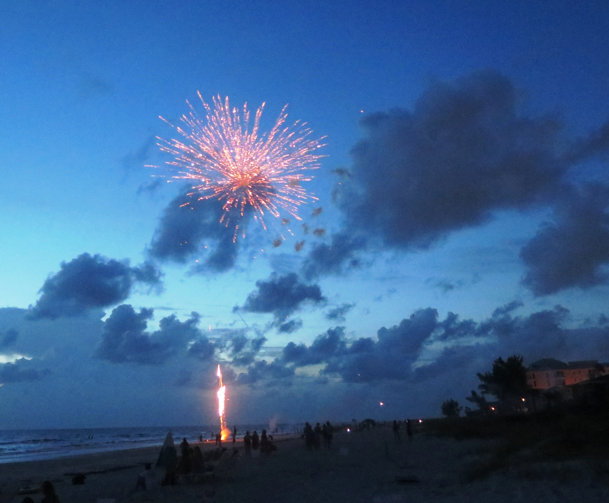 IMG_6318a-Indian Shores amateur fireworks.JPG