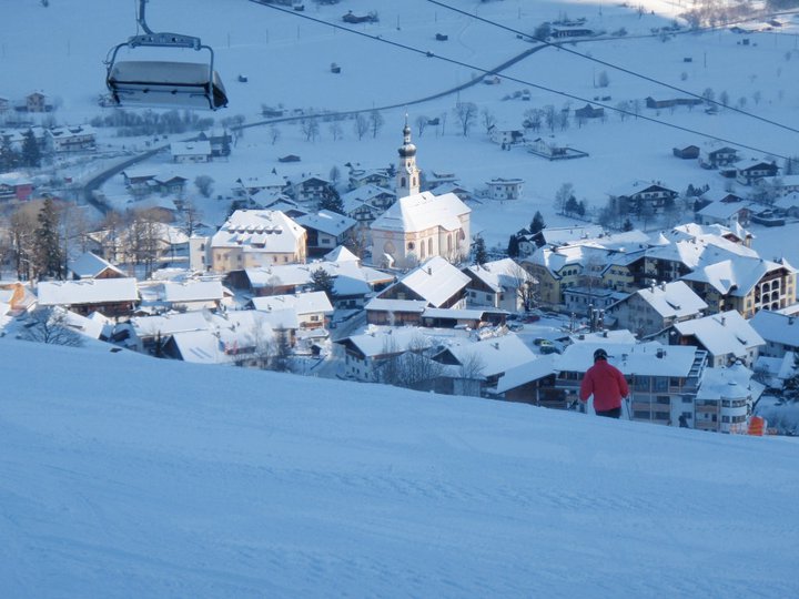 Lermoos, Church below.jpg