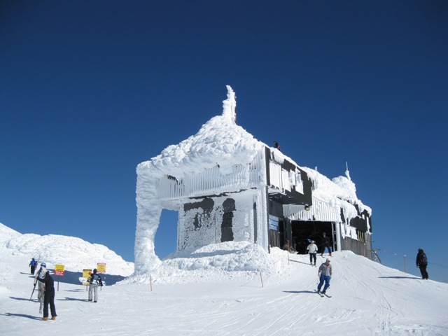 Lift house at top of Summit lift.JPG