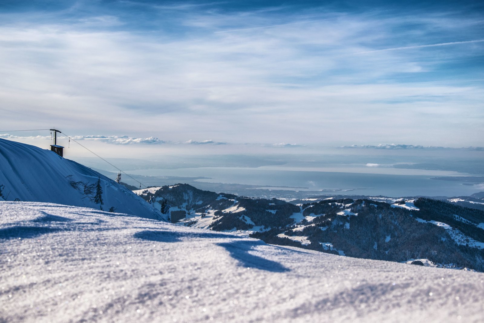 Skigebiet Niedere Andelsbuch mit Bodensee (c) Michael Meusburger - Seilbahn Bezau.jpg