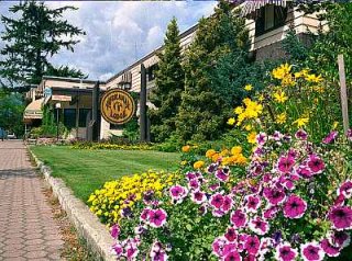 Kuskanax Lodge is what you'd expect. (photo: Brian Anglin)