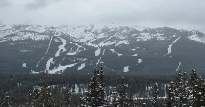 Lake Louise's south side (photo Marc  Guido)