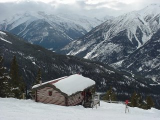 Elkhorn Cabin, operated by the Bilodeau School of Skiing