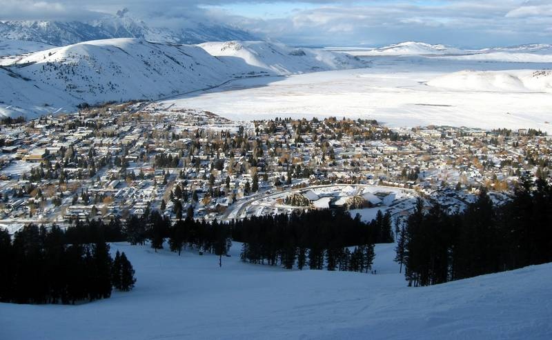 The slopes of Snow King overlook the resort town of Jackson, Wyo. (FTO file photo: James Michaud)