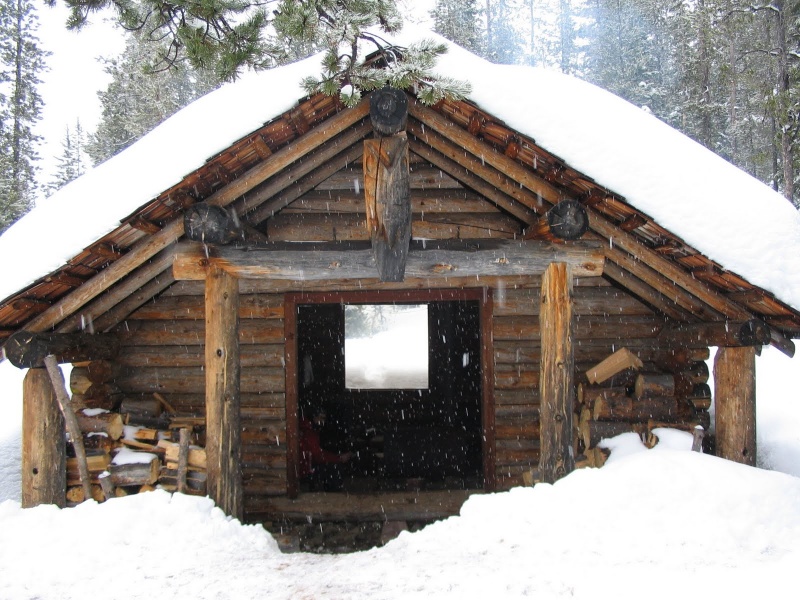 Skier Lost on Mt. Bachelor Found Safe in Backcountry Shelter