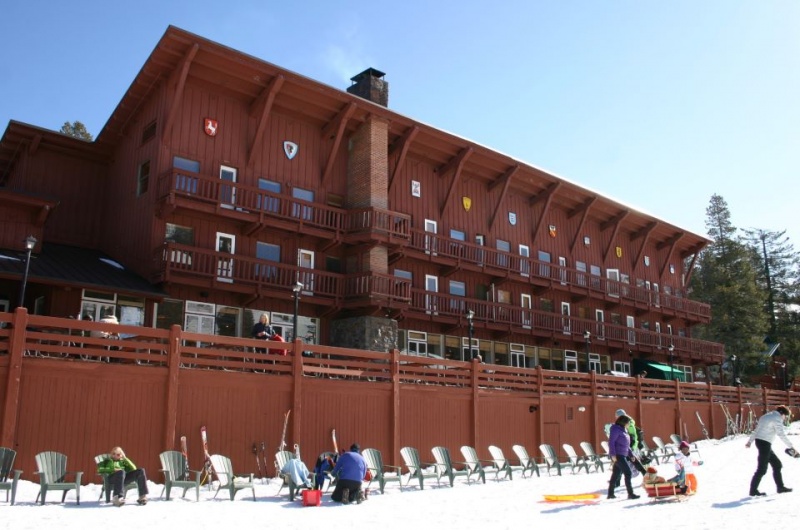 Sugar Bowl to Host Annual Golden Egg Hunt and Easter Brunch This Sunday