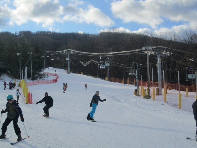 Mountain Creek finally opened for the season with the help of snowmaking on Dec. 26, 2011. (photo: Mountain Creek Resort)