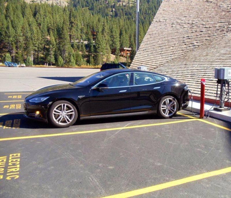Squaw Valley Installs New, Free Electric Car Charging Stations for Guest Use