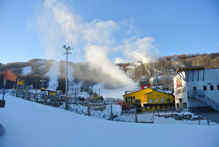 Quebec Ski Areas Join Forces to Urge Changes in Electricity Rates