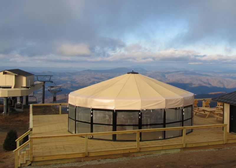 Beech Mountain's new Skybar, at elevation 5,506 feet. (photo: BMR)