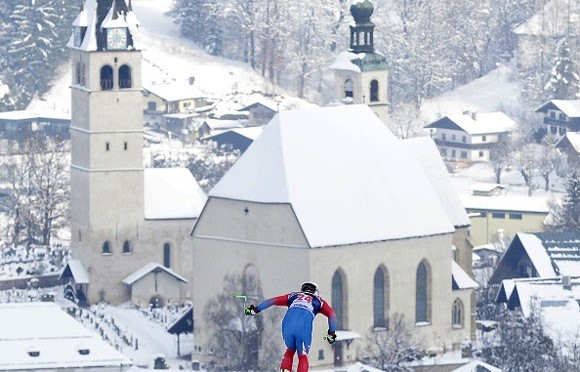 Andrew Weibrecht, of Lake Placid, N.Y., races during the Thursday training run of the men's downhill in Kitzbuehel, Austria. (photo: Getty/AFP-Robert Jaeger via USST)